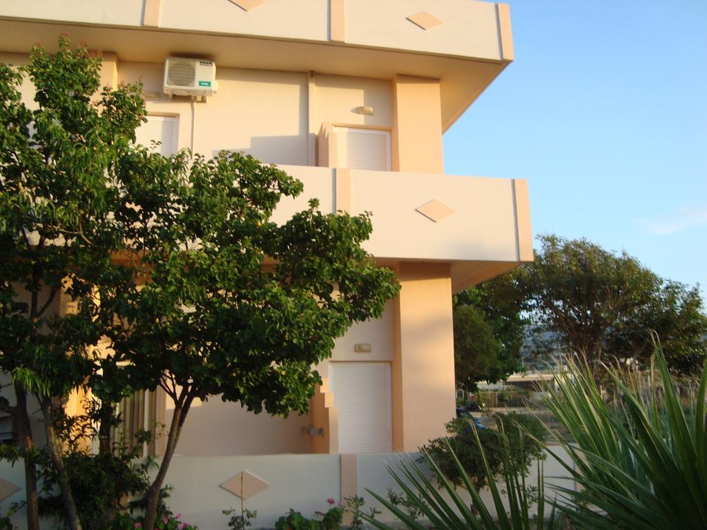 Athina Hotel Rethymno  Exterior photo